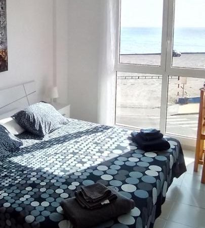Un Dormitorio Frente Playa El Medano Εξωτερικό φωτογραφία